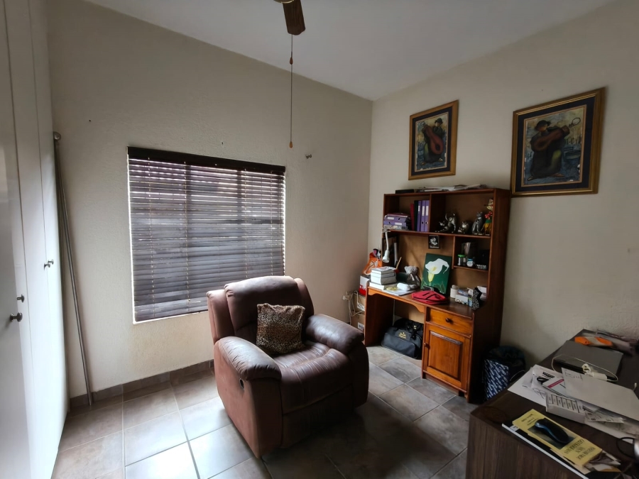 3 Bedroom Property for Sale in Protea Park North West